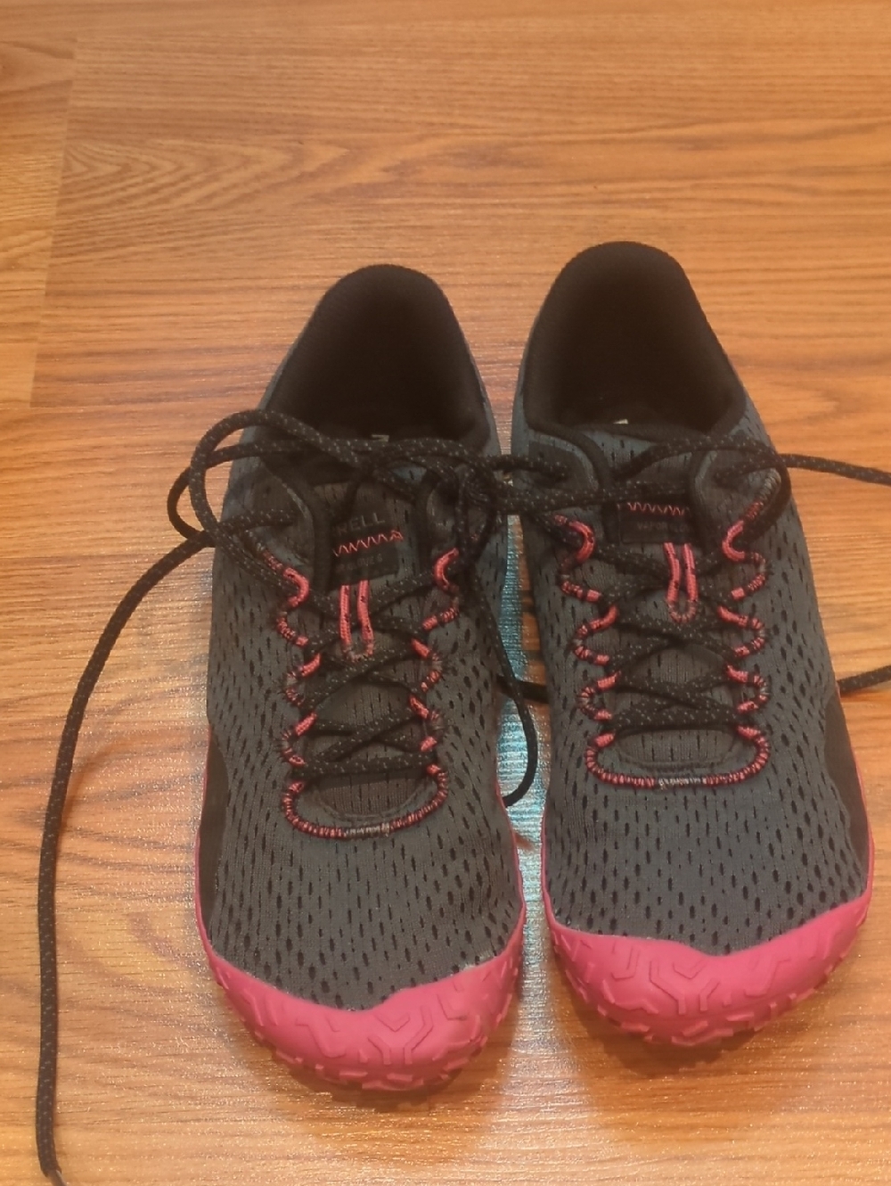 Merrell Women’s Vapor Glove 6 Size 9 Trail Barefoot Sneakers Fuchsia J067722